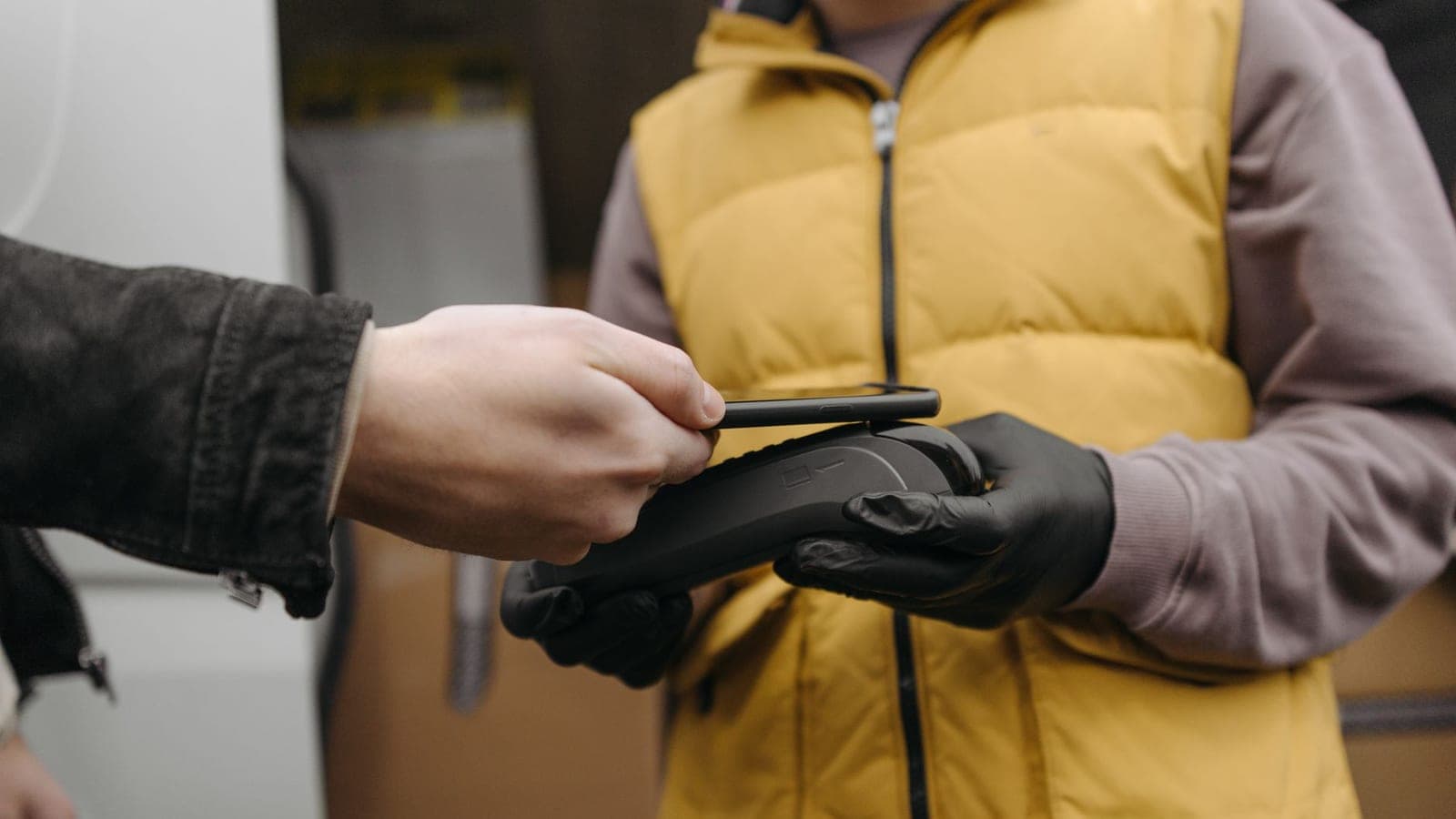 Bracelets NFC ou QR ? Quel billet numérique choisir