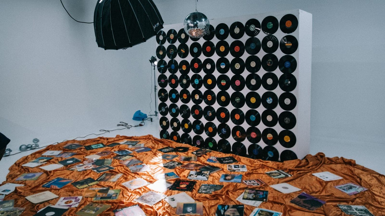 AURA, le premier album d'Amelie Lens, sort le 4 septembre sur son propre label